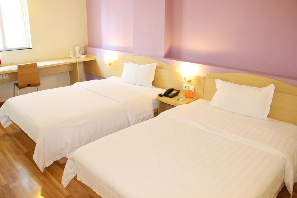 7Days Inn Guangzhou South Railway Station Nan Pu Metro Station Luaran gambar